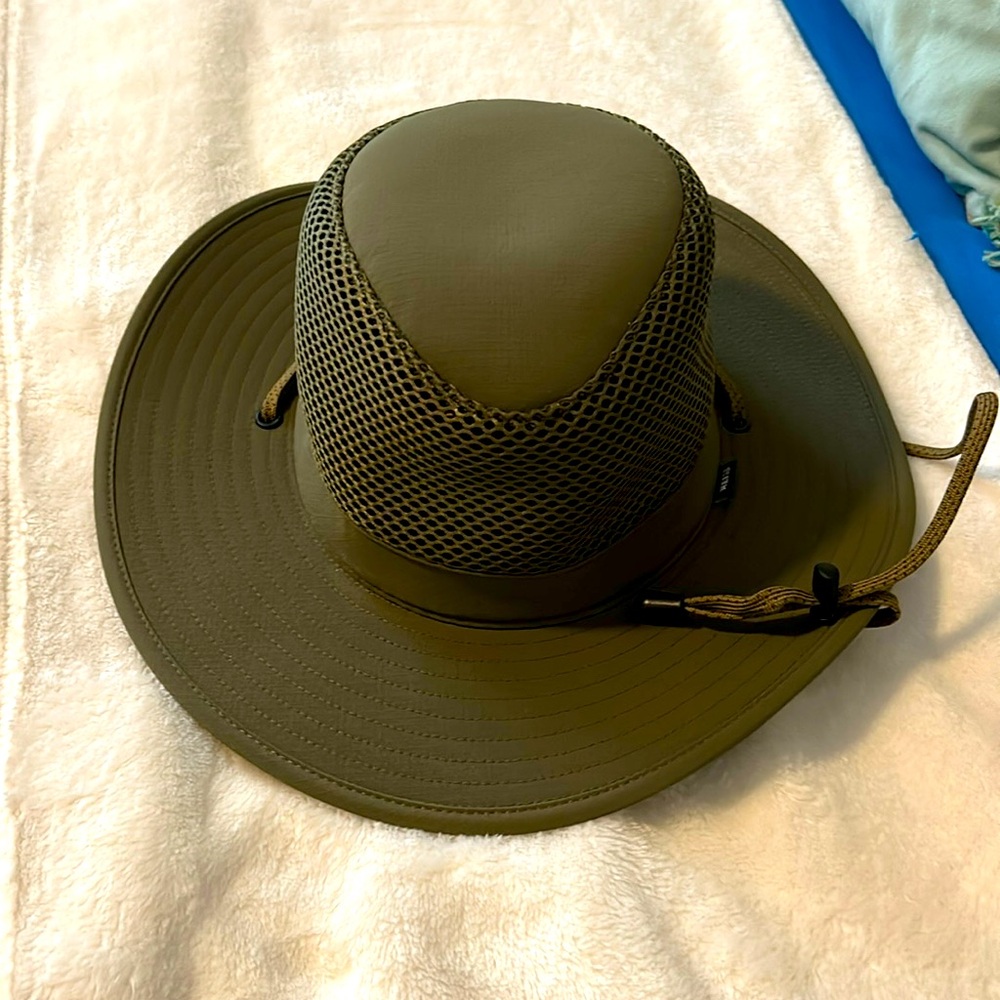 REI unisex sun hat with tie strap! Size M unisex! NEW